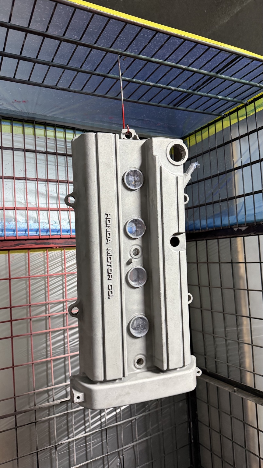 Rocker cover after sandblasting