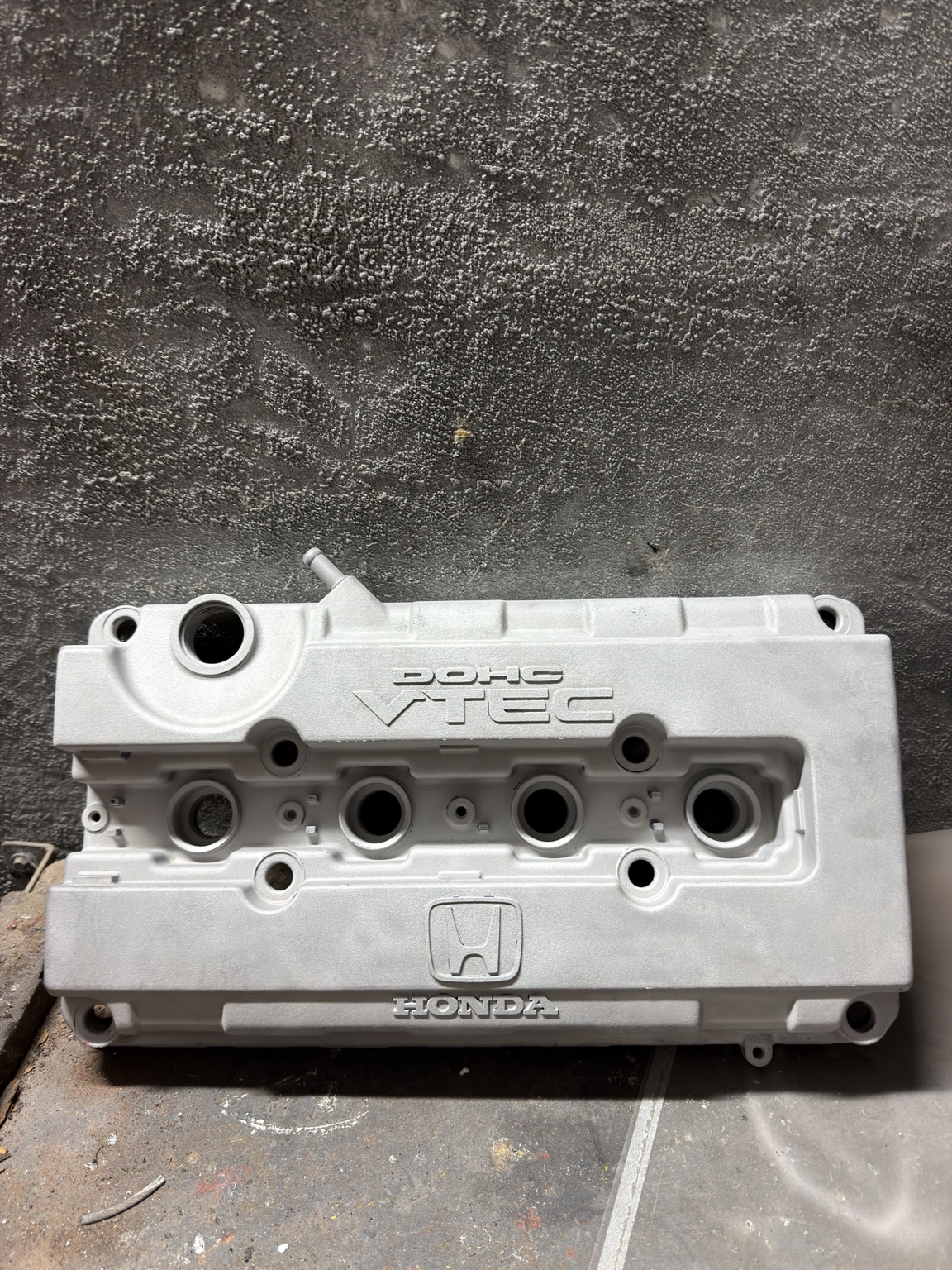 Rocker cover after sandblasting